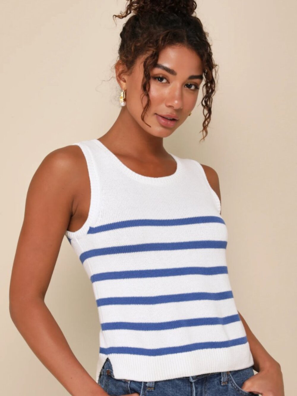 Lulu',s - Chic Tendencies white striped sleeveless sweater
